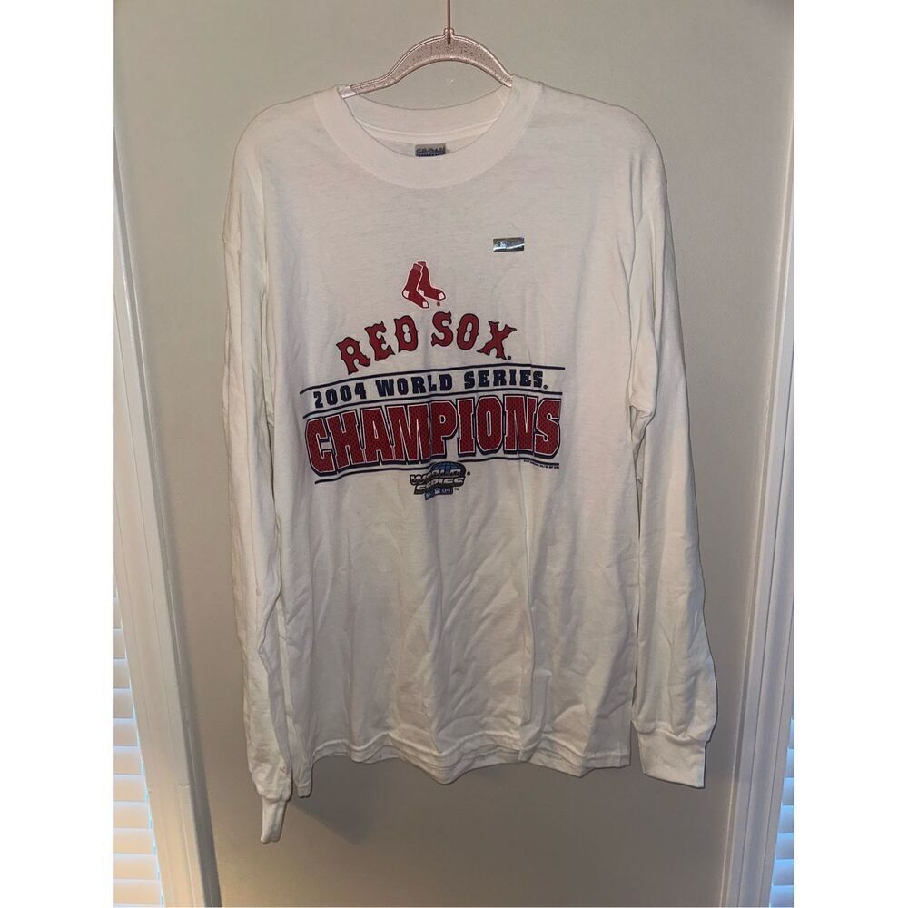 NWT 2004 World Series Champions Boston Red Sox Long Sleeve T Shirt- Gildan - Siz